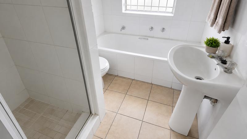 3 Bedroom Property for Sale in Somerset Ridge Western Cape
